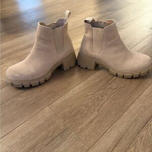 Steve Madden Howler Women's Beige Ankle Booties